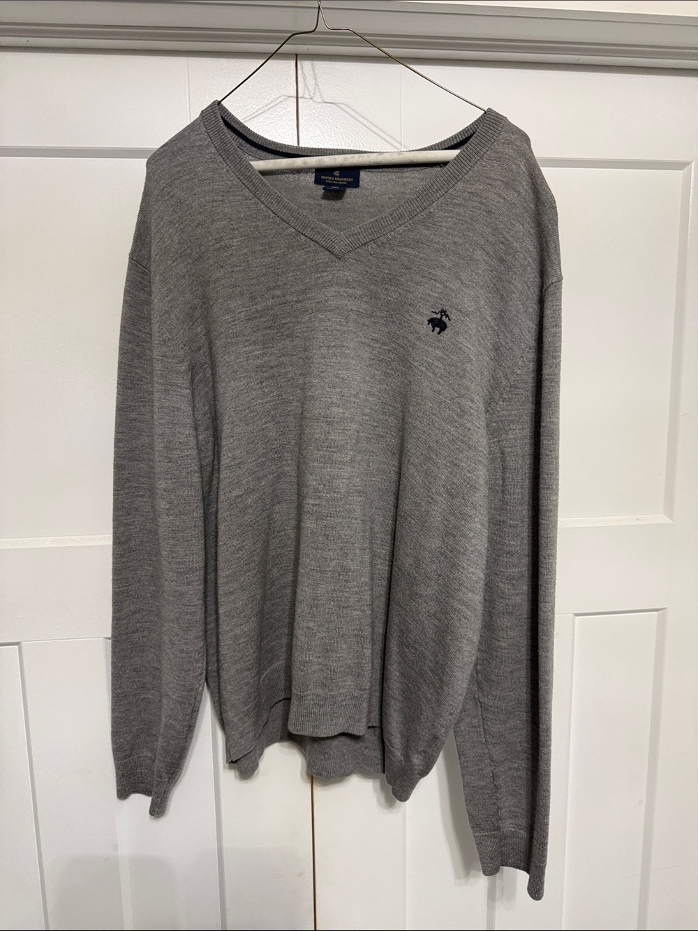 Brooks Brothers extra fine merino wool v-neck sweater in Grey